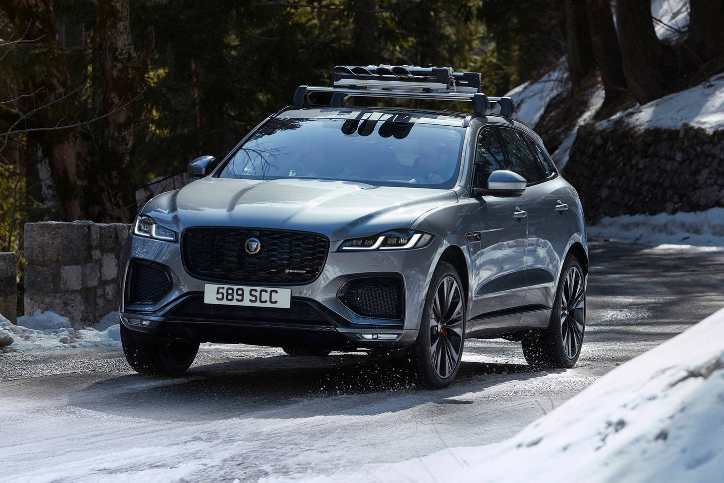 2025 Jaguar F-PACE SVR 575 Edition 4dr SUV AWD (5.0L 8cyl S/C 8A)