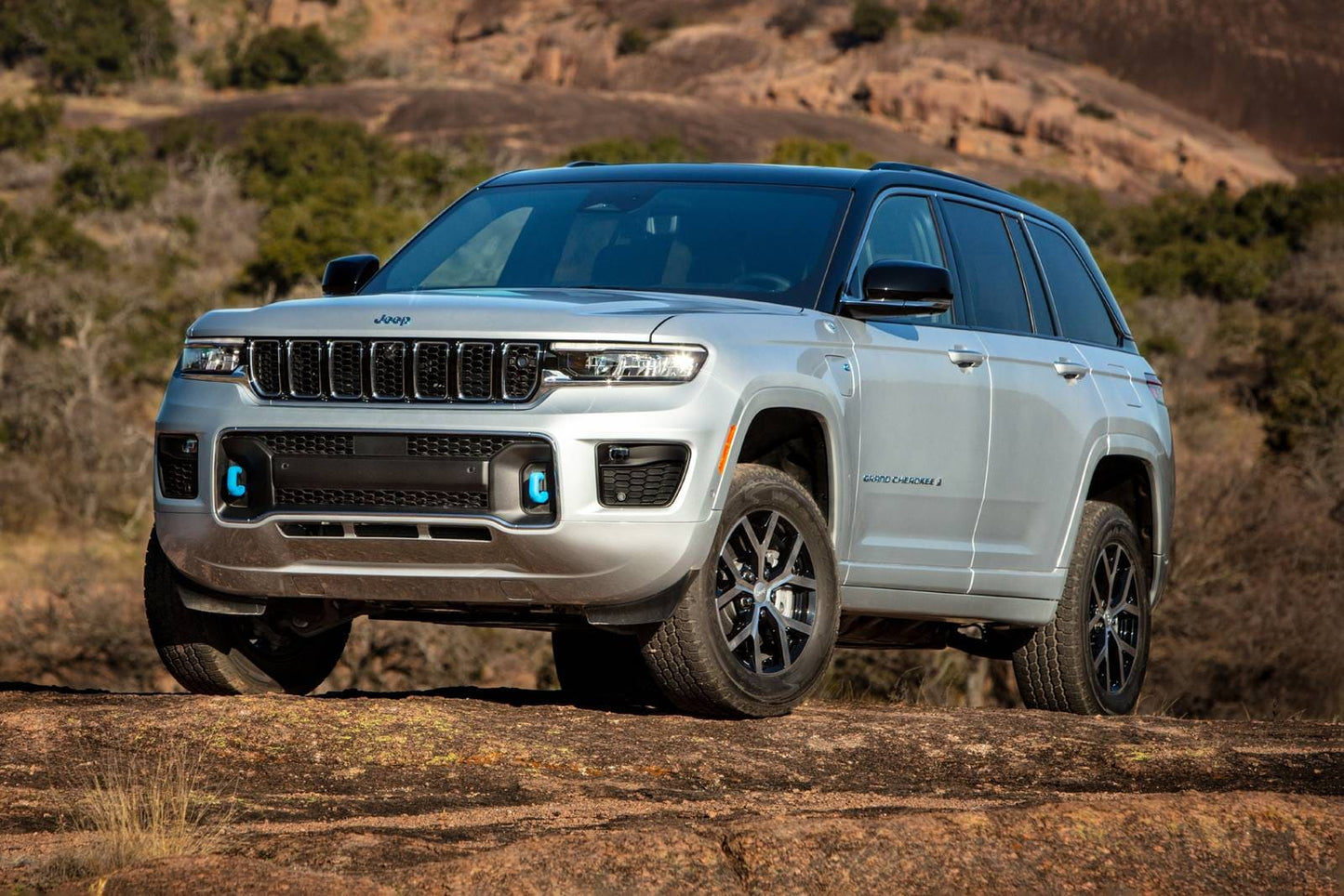 2025 Jeep Grand Cherokee 4xe Summit Reserve 4dr SUV 4WD (2.0L 4cyl Turbo gas/electric plug-in hybrid 8A)