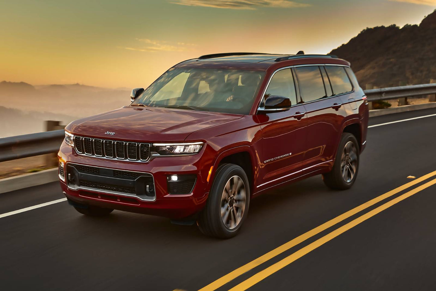 2025 Jeep Grand Cherokee L Laredo 4dr SUV 4WD (3.6L 6cyl 8A)