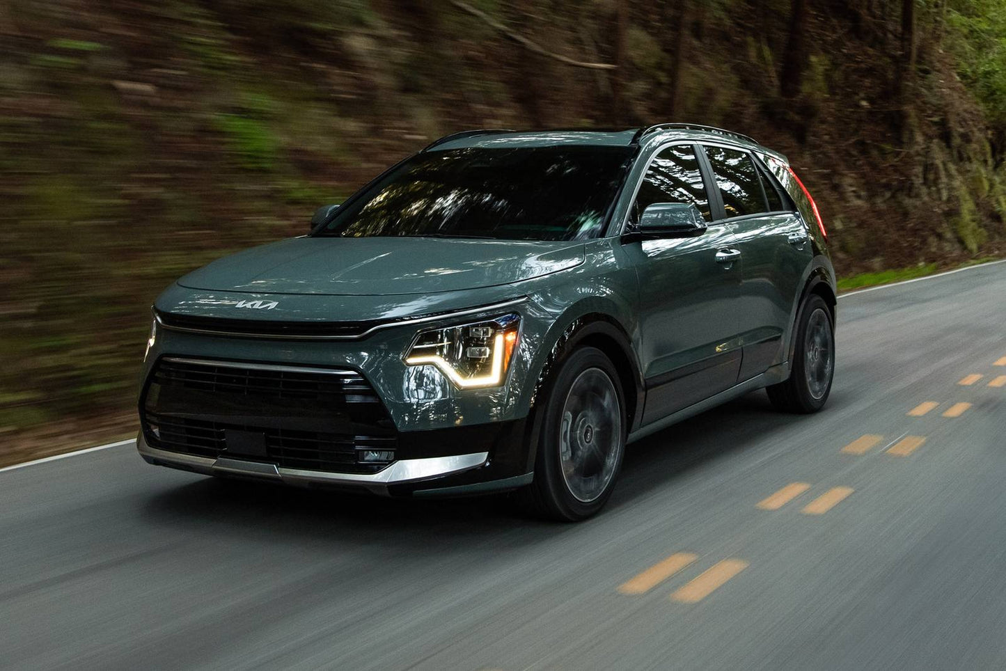 2025 Kia Niro LX 4dr SUV (1.6L 4cyl gas/electric hybrid 6AM)