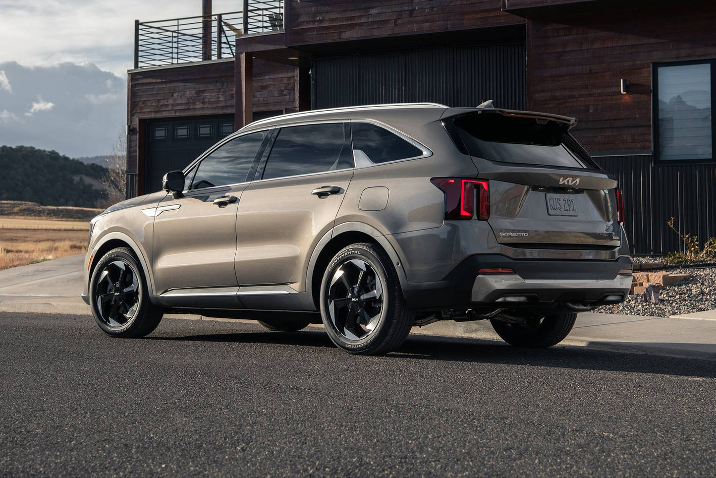 2025 Kia Sorento Plug-In Hybrid SX Prestige 4dr SUV AWD (1.6L 4cyl Turbo gas/electric plug-in hybrid 6A)