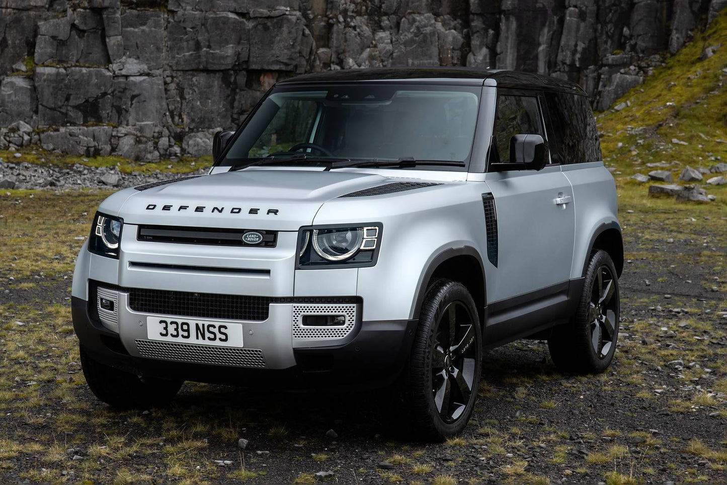 2025 Land Rover Defender 110 P400 X 4dr SUV AWD (3.0L 6cyl Twincharger gas/electric mild hybrid 8A)