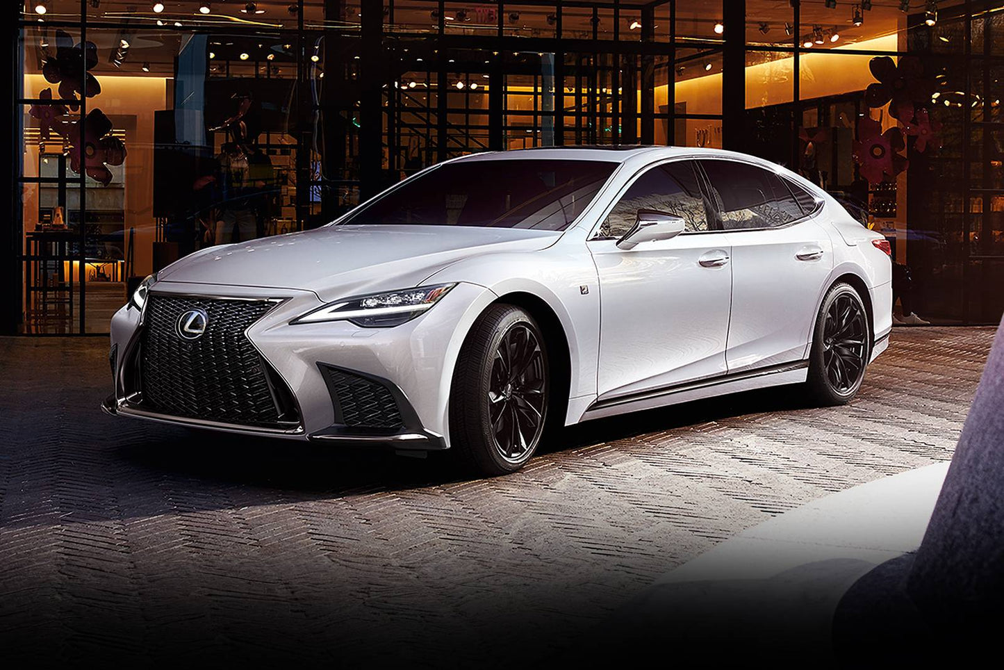 2025 Lexus LS 500h 4dr Sedan AWD (3.5L 6cyl gas/electric hybrid EVT)