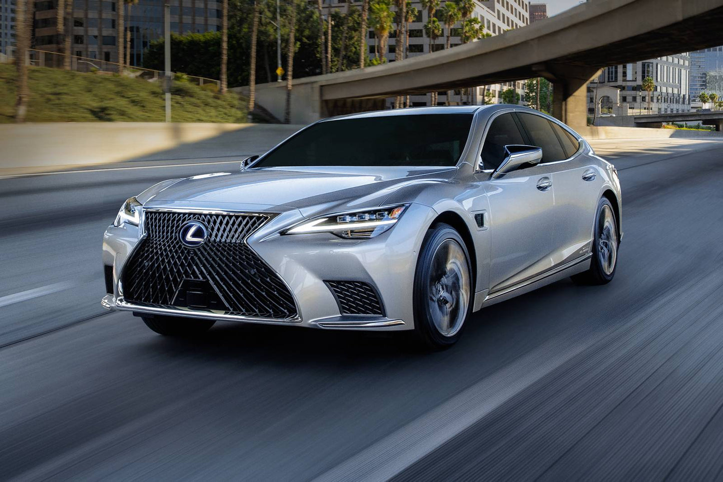 2025 Lexus LS 500h 4dr Sedan AWD (3.5L 6cyl gas/electric hybrid EVT)