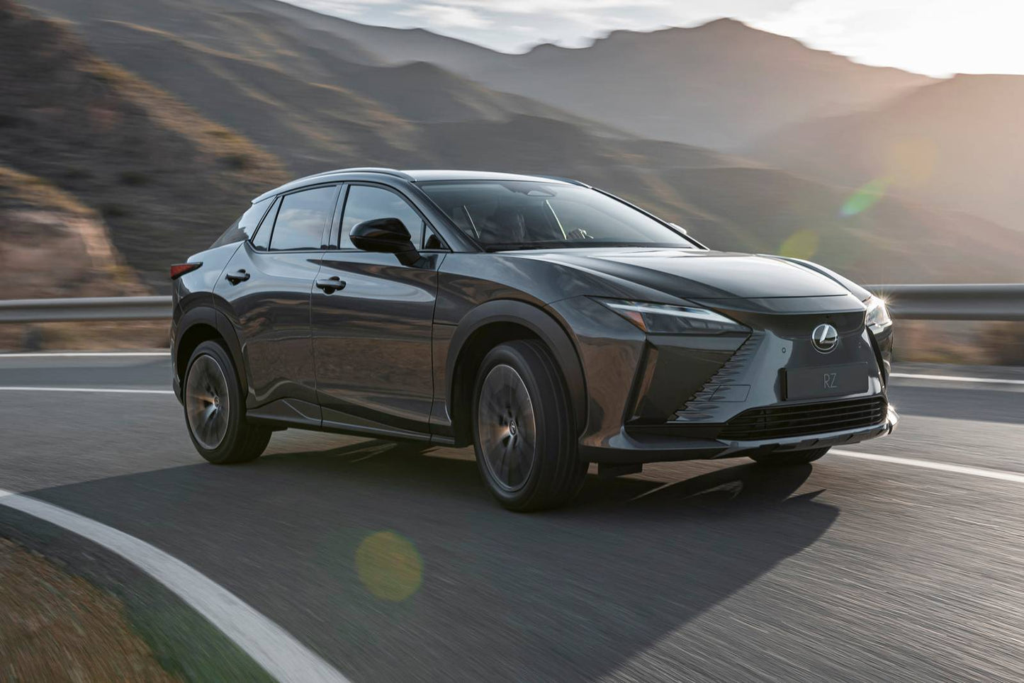 2025 Lexus RZ 300e Premium 4dr SUV w/18" Wheels (electric DD)