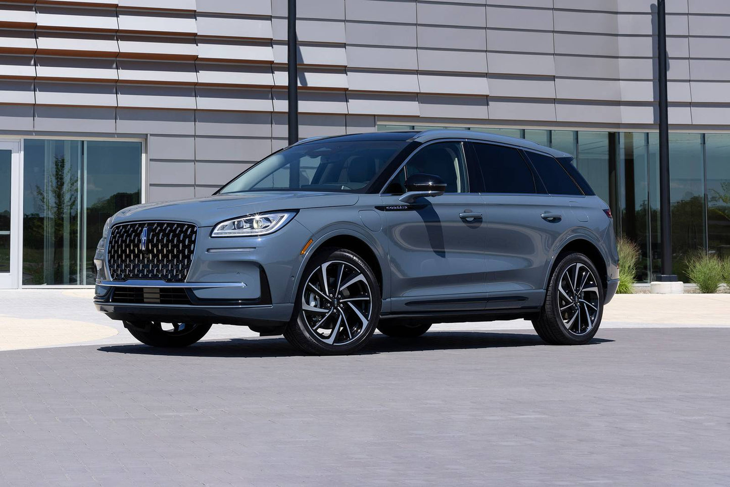 2025 Lincoln Corsair Reserve 4dr SUV (2.0L 4cyl Turbo 8A)
