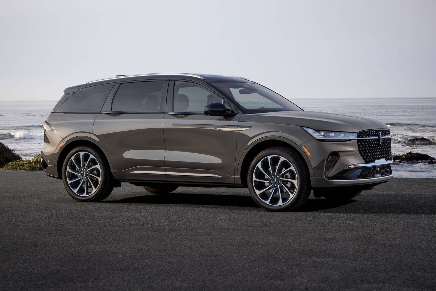 2025 Lincoln Nautilus Black Label 4dr SUV AWD (2.0L 4cyl Turbo 8A)