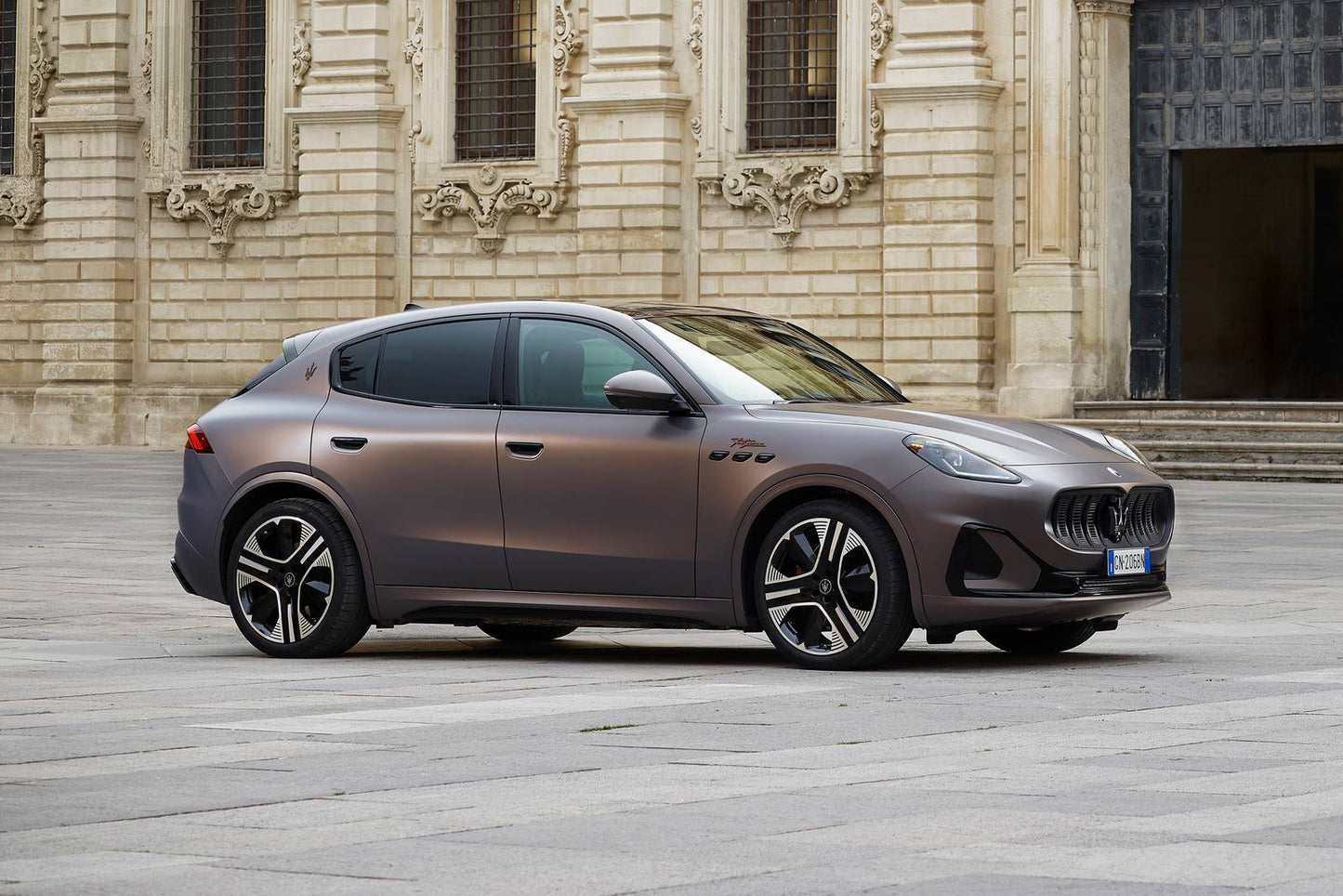 2025 Maserati Grecale Folgore 4dr SUV AWD (electric DD)