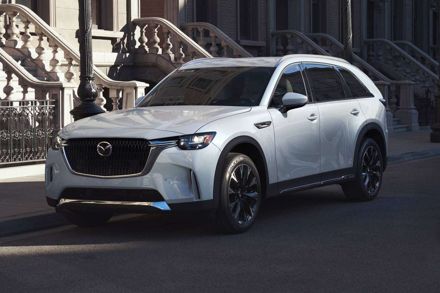 2025 Mazda CX-90 PHEV Preferred 4dr SUV AWD (2.5L 4cyl gas/electric plug-in hybrid 8A)