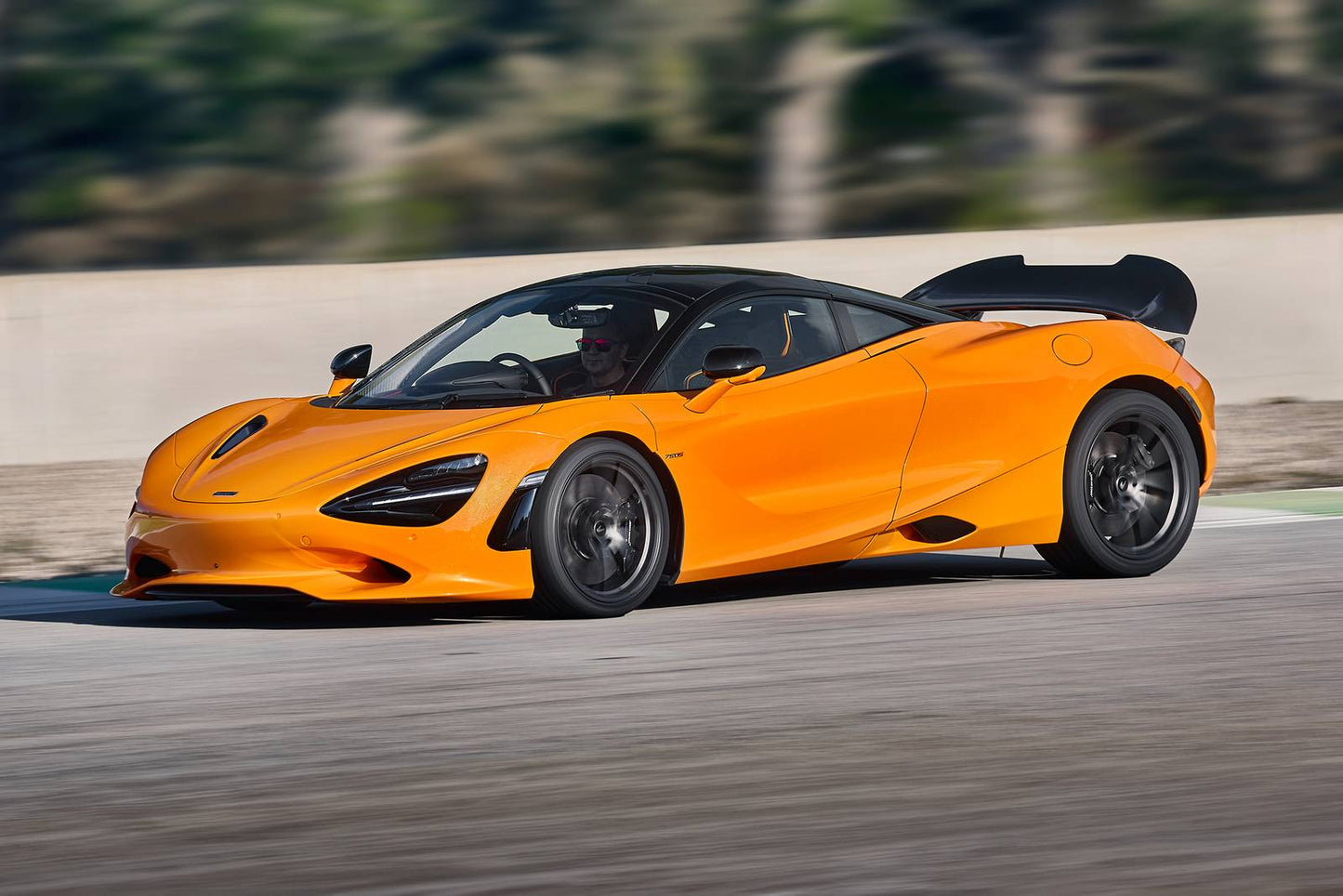 2025 McLaren 750S 2dr Coupe (4.0L 8cyl Turbo 7AM)