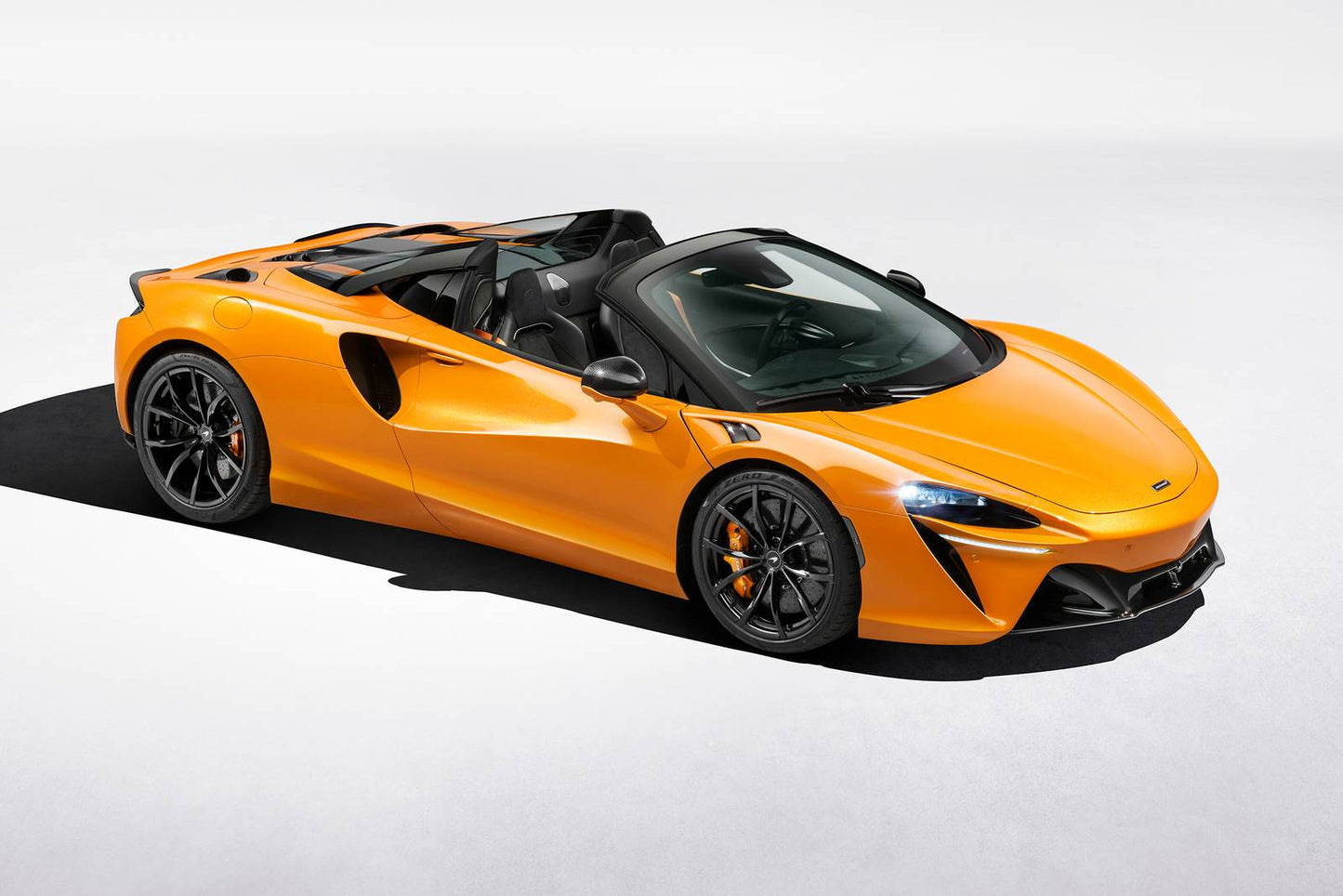 2025 McLaren Artura Spider 2dr Convertible (3.0L 6cyl Turbo gas/electric plug-in hybrid 8AM)