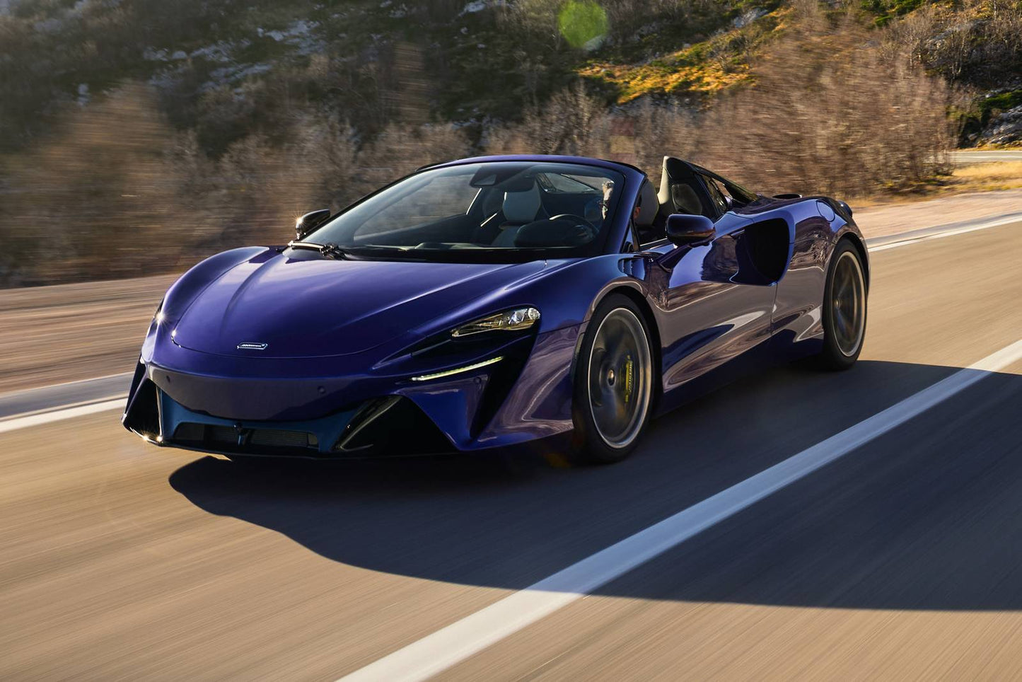 2025 McLaren Artura Spider 2dr Convertible (3.0L 6cyl Turbo gas/electric plug-in hybrid 8AM)