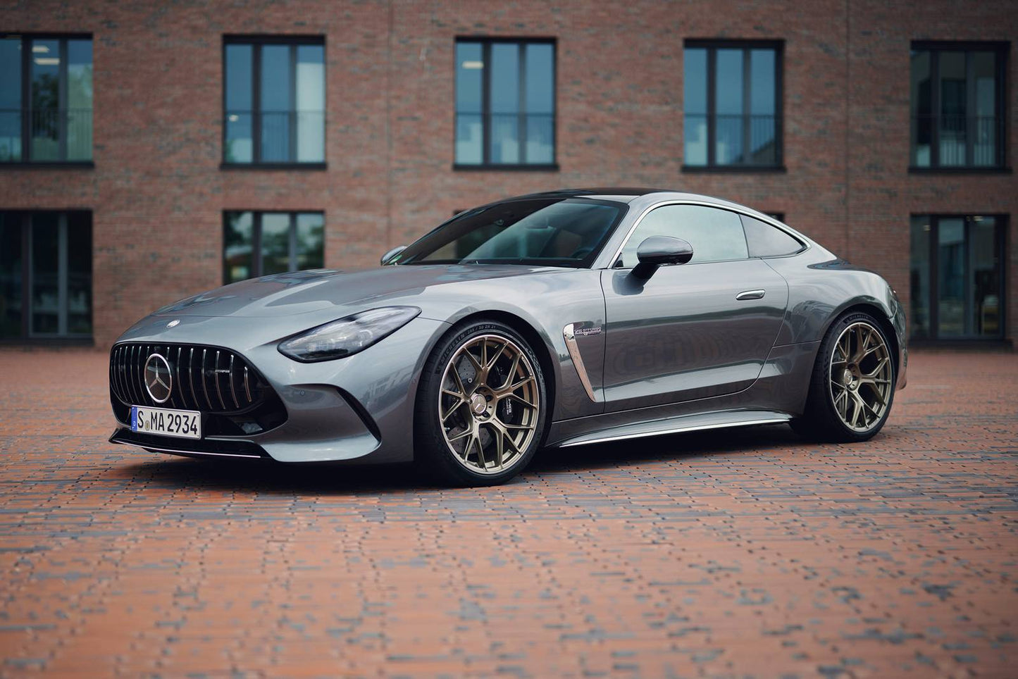 2025 Mercedes-Benz AMG GT 63 S E PERFORMANCE 2dr Coupe AWD (4.0L 8cyl Turbo gas/electric plug-in hybrid 9A)