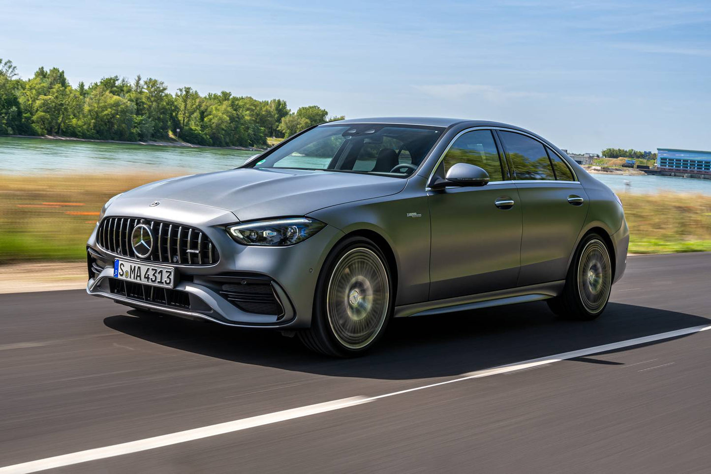 2025 Mercedes-Benz C-Class AMG C 43 4dr Sedan AWD (2.0L 4cyl Turbo gas/electric mild hybrid 9A)