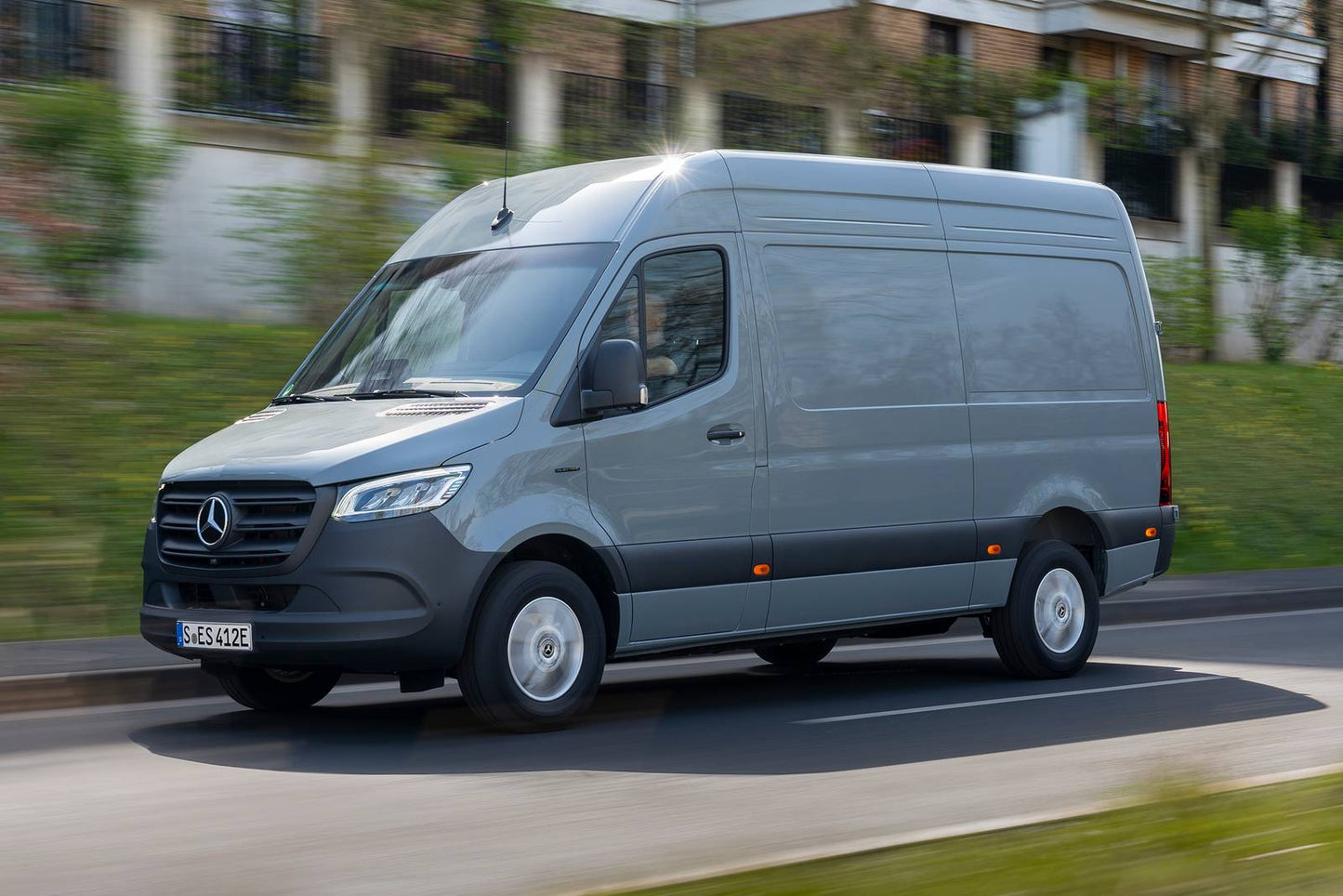 2025 Mercedes-Benz eSprinter 2500 170" WB Cargo 3dr Van w/High Roof (electric DD)