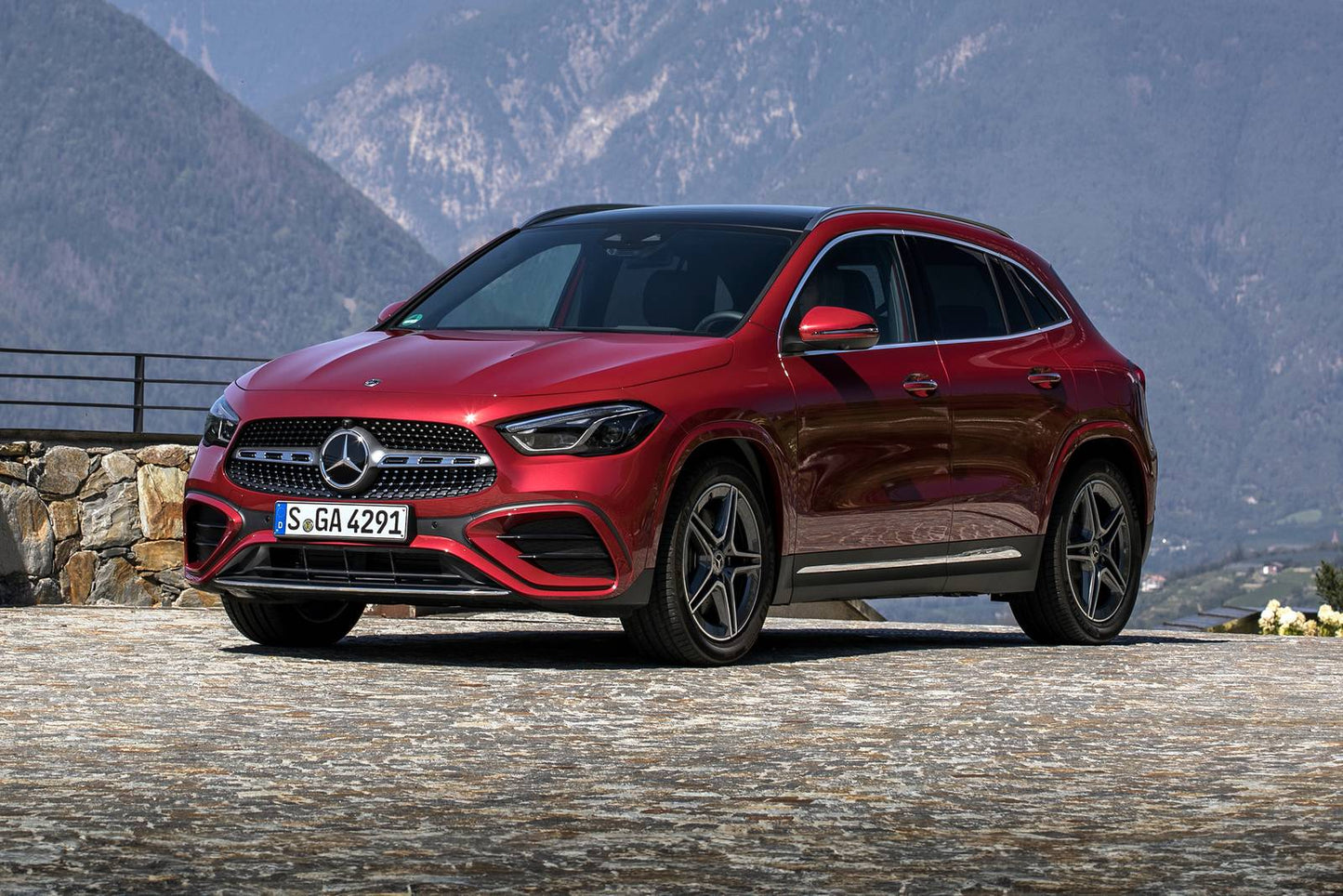 2025 Mercedes-Benz GLA-Class GLA 250 4dr SUV (2.0L 4cyl Turbo gas/electric mild hybrid 8AM)