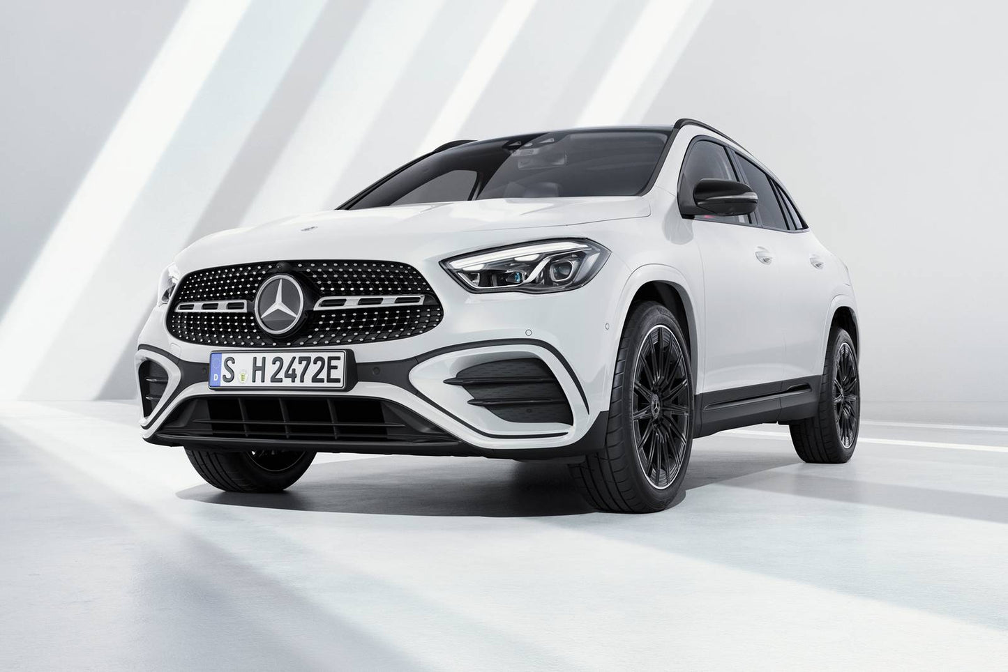 2025 Mercedes-Benz GLA-Class AMG GLA 35 4dr SUV AWD (2.0L 4cyl Turbo gas/electric mild hybrid 8AM)