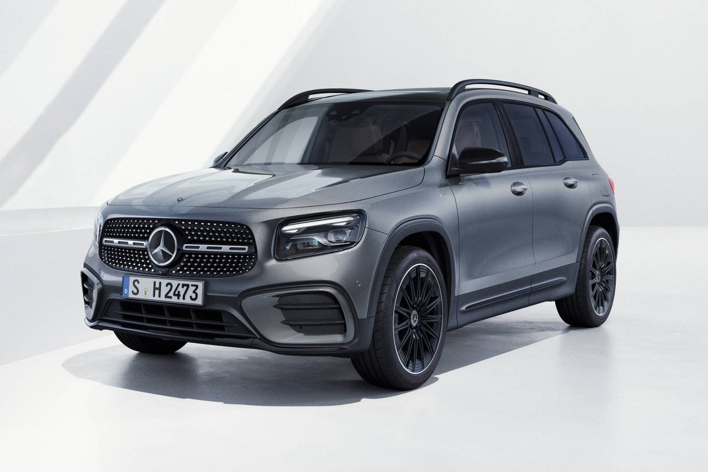 2025 Mercedes-Benz GLB-Class GLB 250 4MATIC 4dr SUV AWD (2.0L 4cyl Turbo gas/electric mild hybrid 8AM)