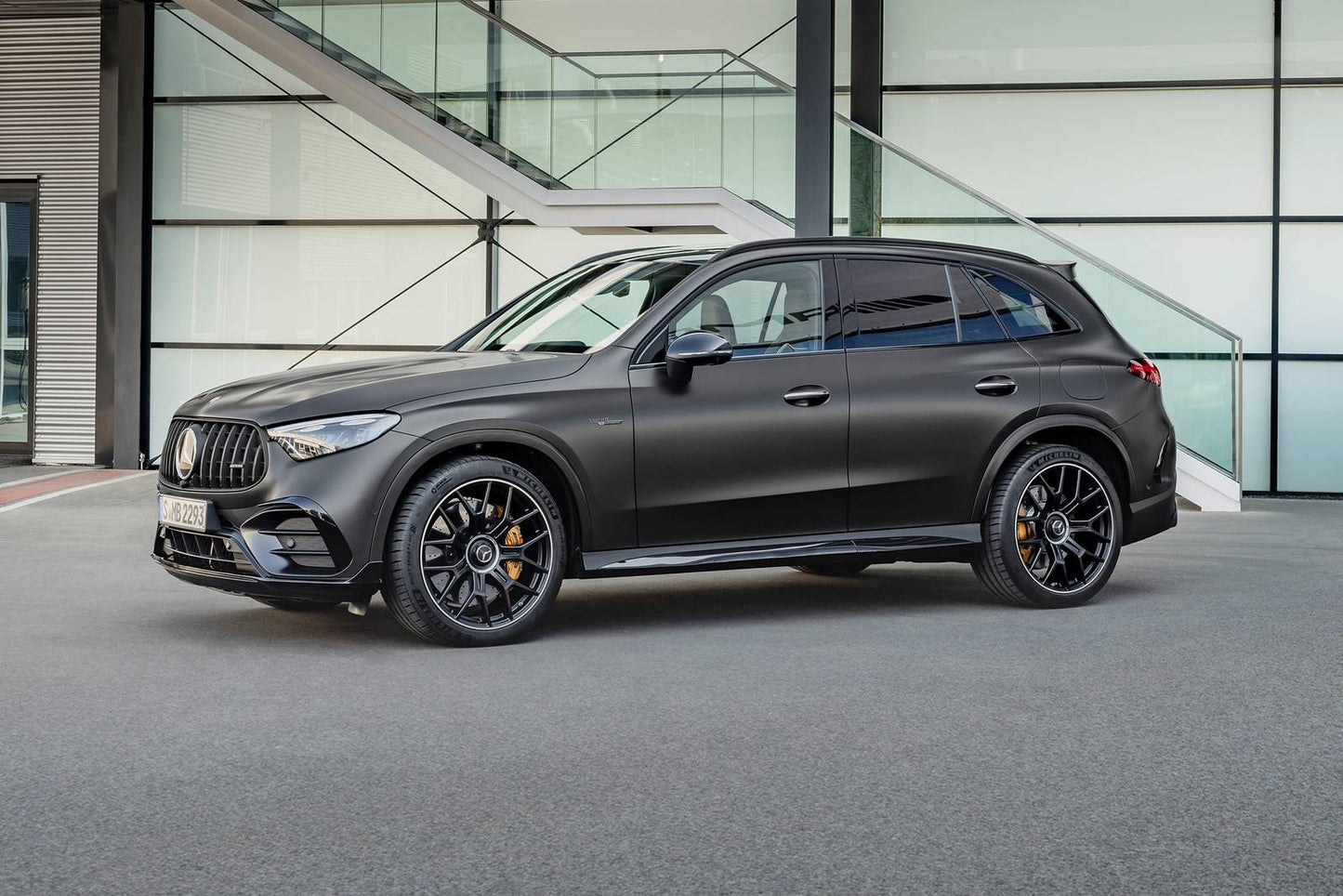 2025 Mercedes-Benz GLC-Class GLC 300 4dr SUV (2.0L 4cyl Turbo gas/electric mild hybrid 9A)