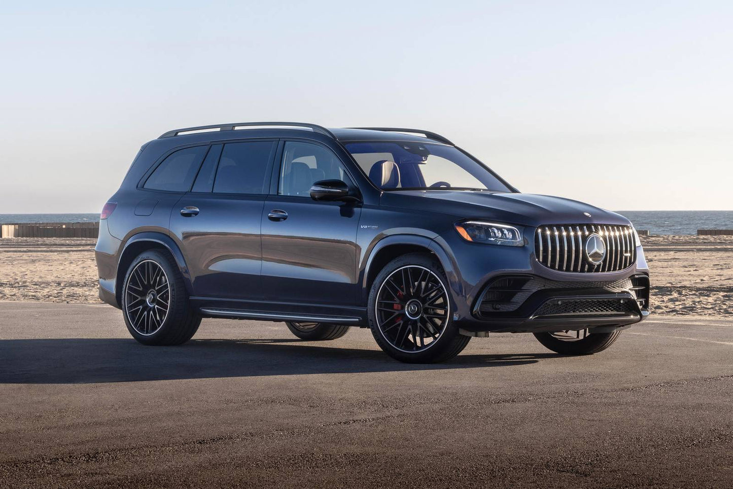 2025 Mercedes-Benz GLS-Class AMG GLS 63 4dr SUV AWD (4.0L 8cyl Turbo gas/electric mild hybrid 9A)