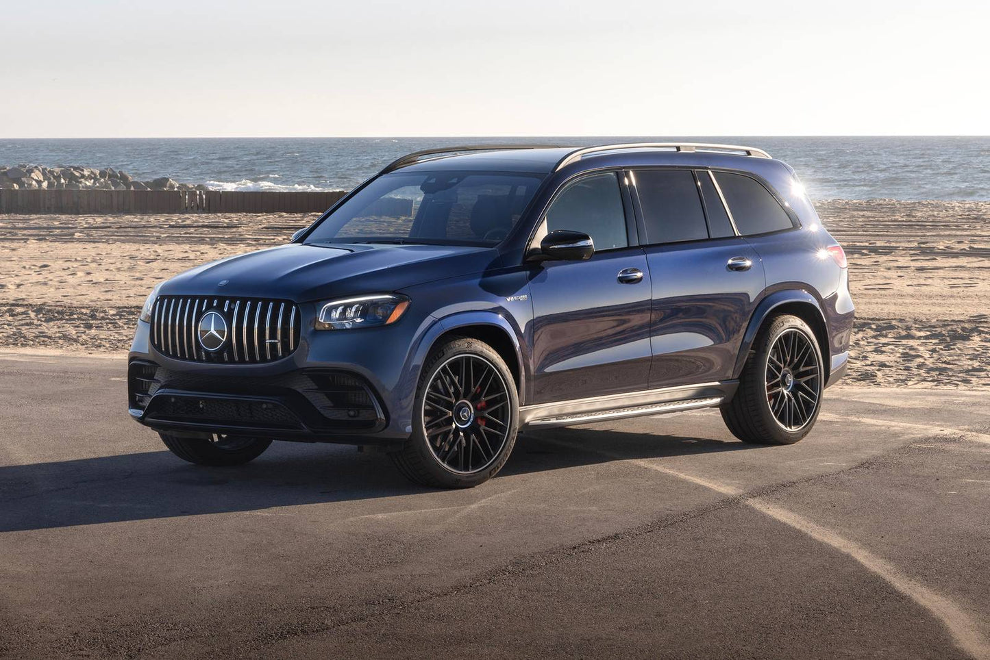 2025 Mercedes-Benz GLS-Class AMG GLS 63 4dr SUV AWD (4.0L 8cyl Turbo gas/electric mild hybrid 9A)