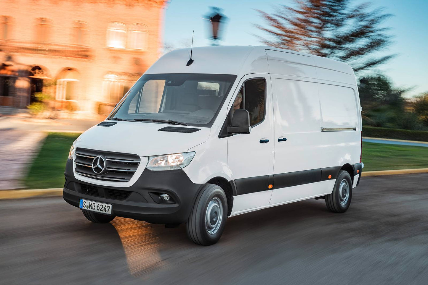 2025 Mercedes-Benz Sprinter 2500 144" WB Cargo 3dr Van w/High Output Engine (2.0L 4cyl Turbodiesel 9A)
