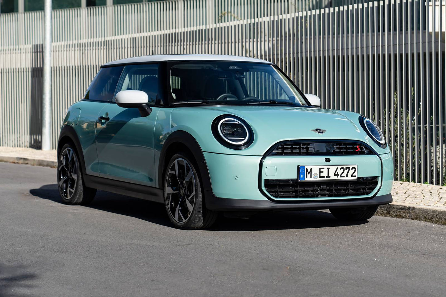 2025 MINI Cooper S Iconic 4dr Hatchback (2.0L 4cyl Turbo 7AM)