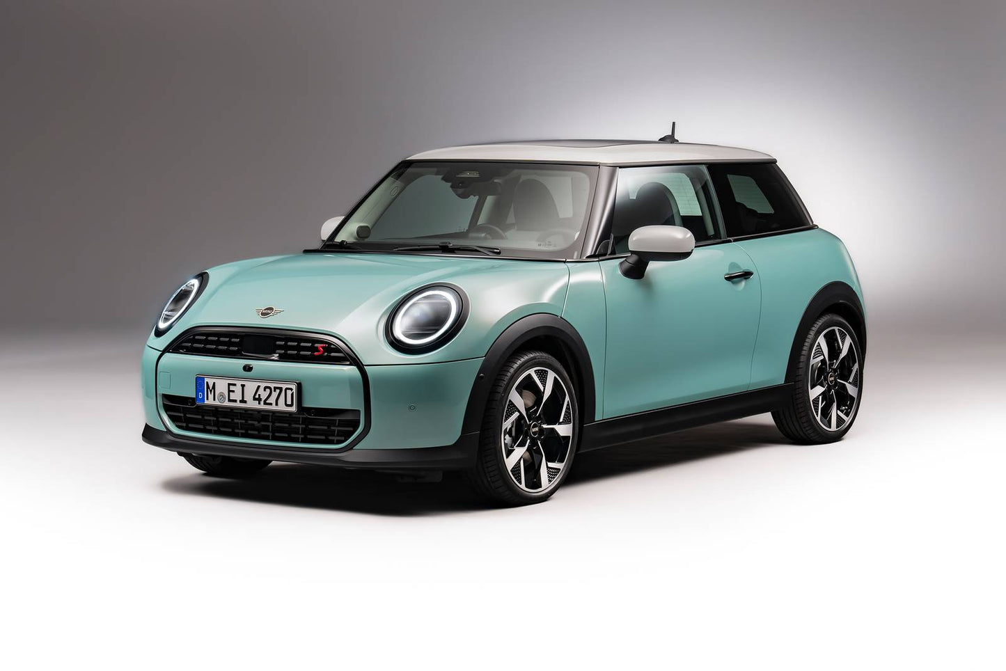 2025 MINI Cooper S Signature Plus 2dr Hatchback (2.0L 4cyl Turbo 7AM)