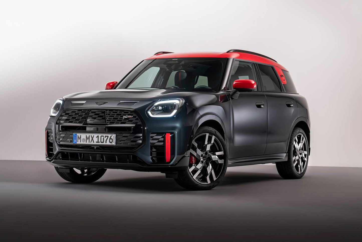 2025 MINI Countryman JCW ALL4 Signature Plus 4dr SUV AWD (2.0L 4cyl Turbo 7AM)