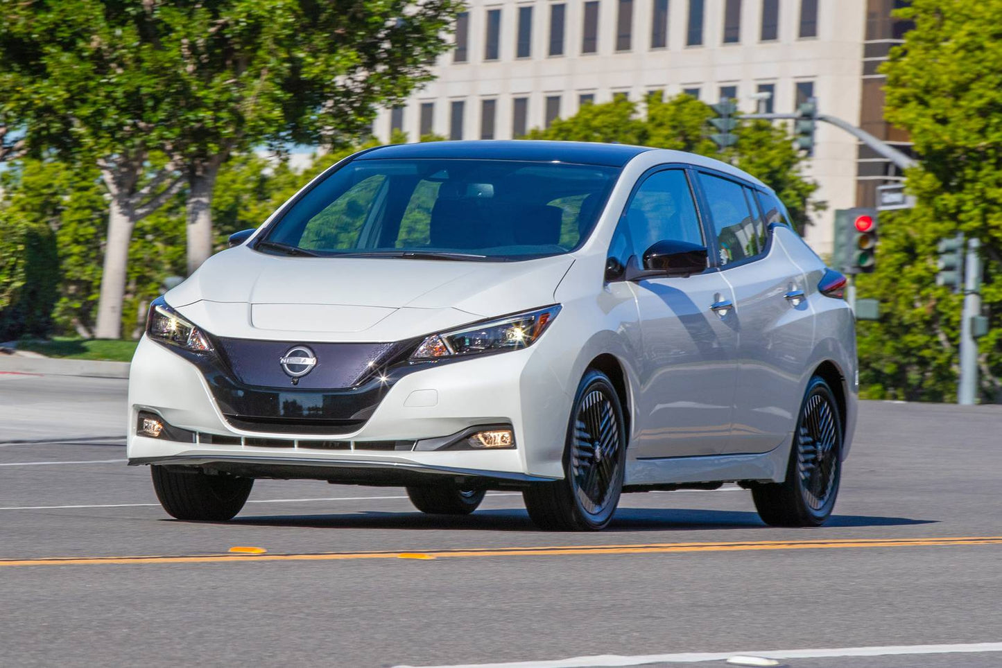 2025 Nissan LEAF S 4dr Hatchback (electric DD)