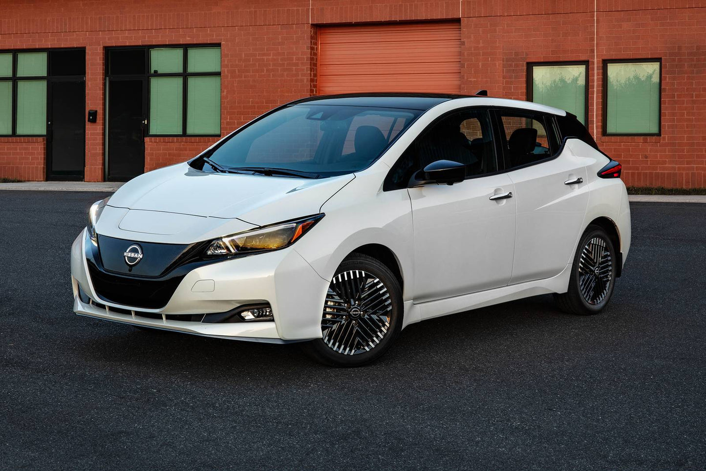 2025 Nissan LEAF S 4dr Hatchback (electric DD)