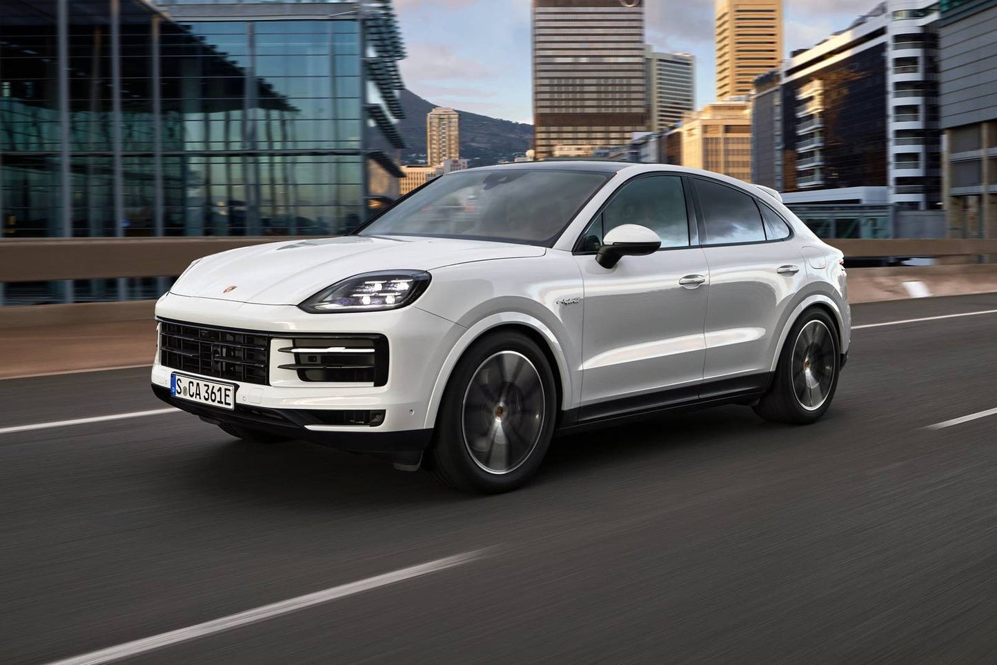 2025 Porsche Cayenne Coupe S E-Hybrid 4dr SUV AWD (3.0L 6cyl Turbo gas/electric plug-in hybrid 8A)