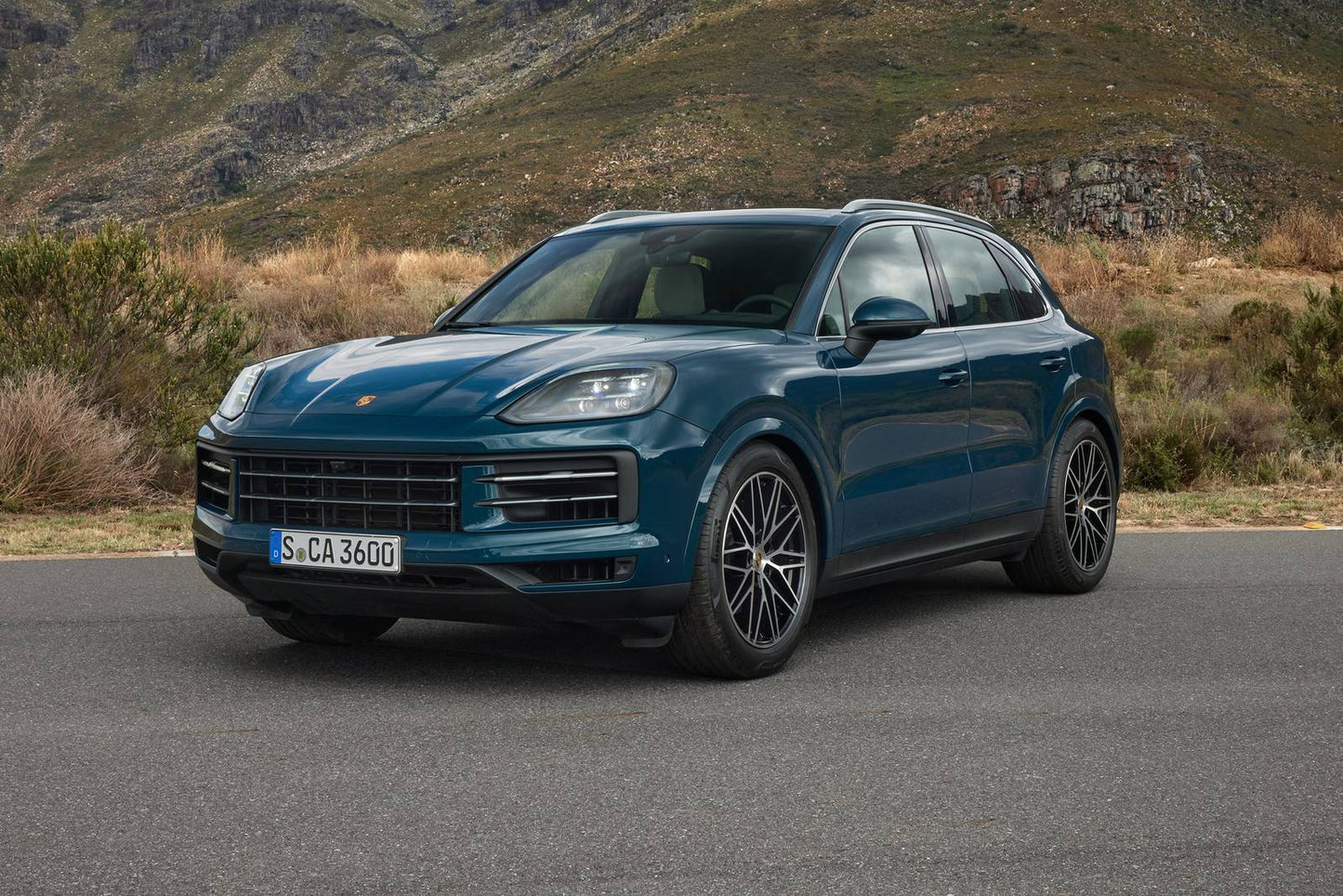 2025 Porsche Cayenne S E-Hybrid 4dr SUV AWD (3.0L 6cyl Turbo gas/electric plug-in hybrid 8A)