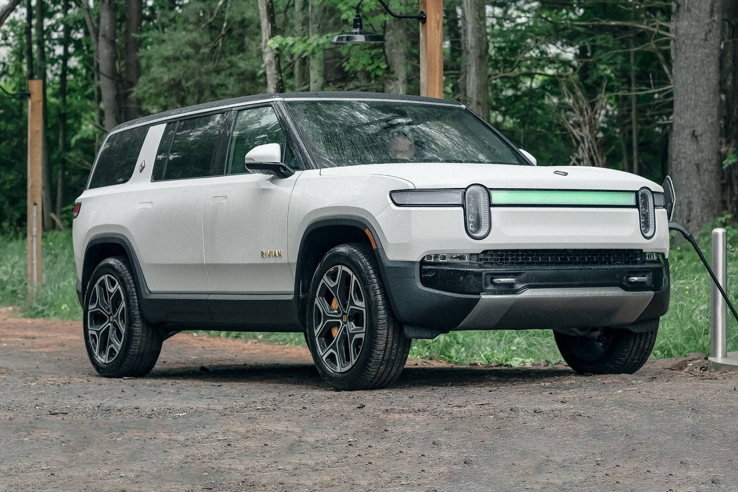 2025 Rivian R1T Tri 4dr Crew Cab AWD SB w/Max Battery, Ascend Interior (electric DD)