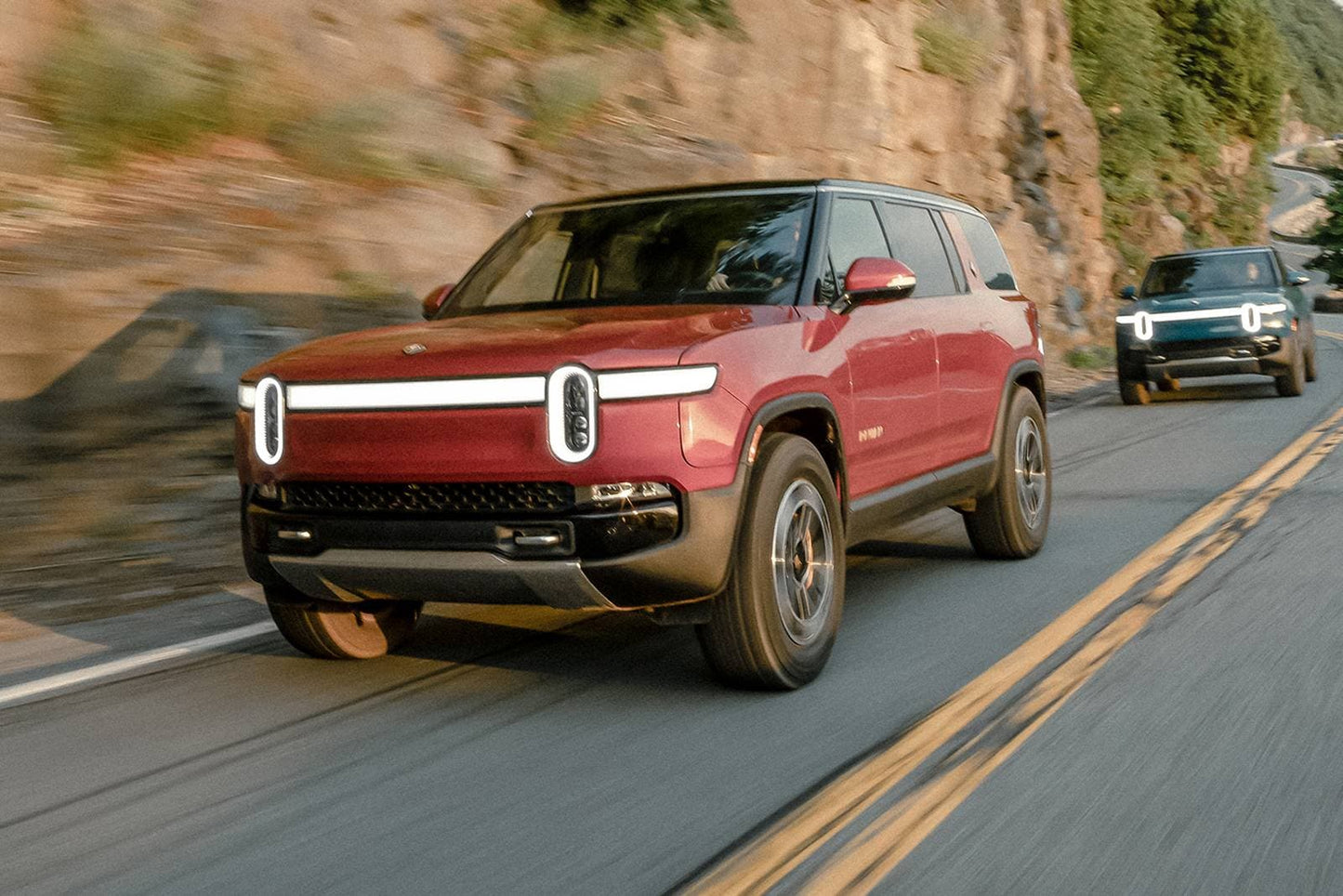 2025 Rivian R1S California Dune 4dr SUV AWD w/Max Battery (electric DD)