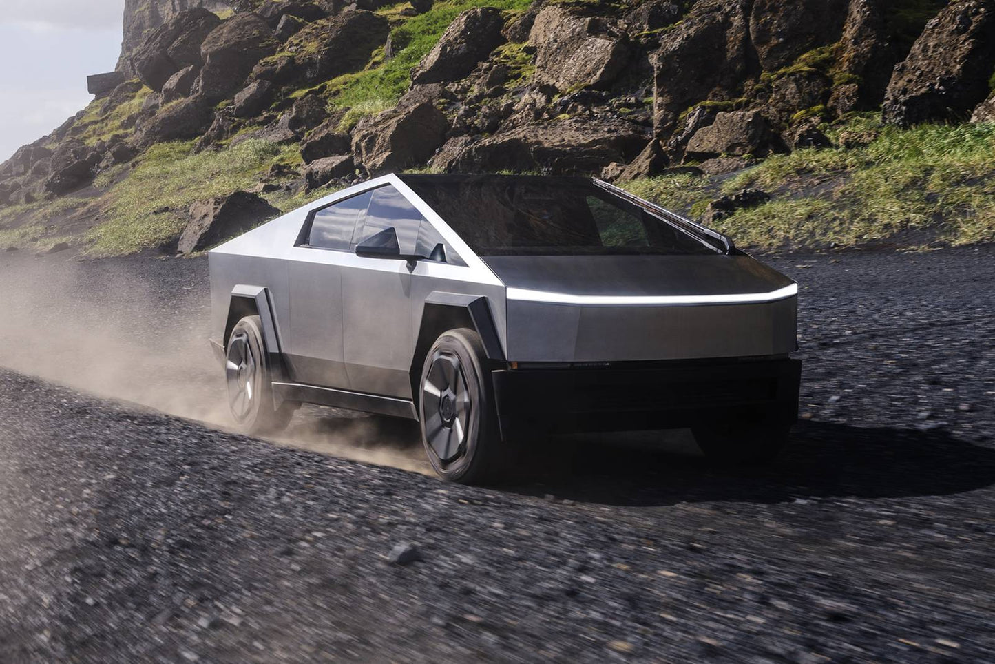 2025 Tesla Cybertruck 4dr Crew Cab AWD SB (electric DD)