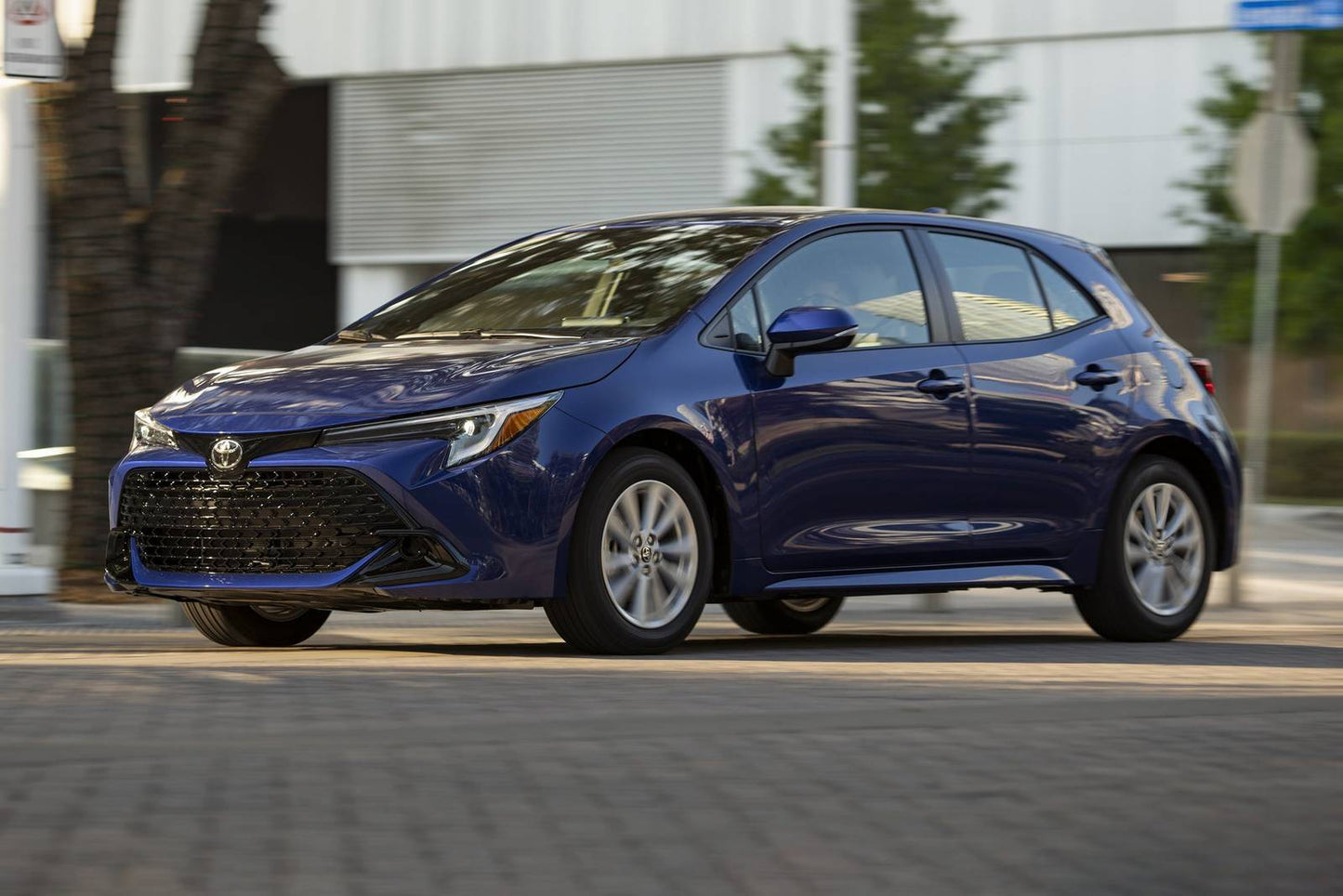 2025 Toyota Corolla Hatchback SE 4dr Hatchback (2.0L 4cyl CVT)