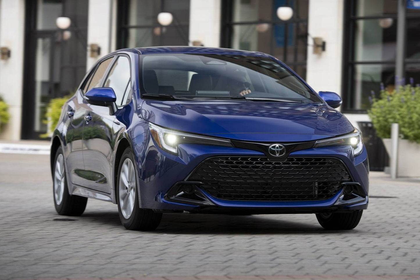 2025 Toyota Corolla Hatchback SE 4dr Hatchback (2.0L 4cyl CVT)