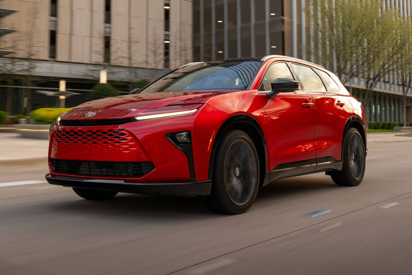 2025 Toyota Crown Signia Limited 4dr SUV AWD (2.5L 4cyl gas/electric hybrid CVT)