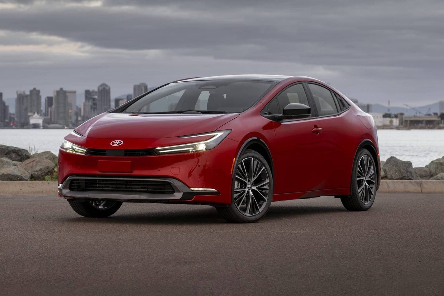 2025 Toyota Prius XLE 4dr Hatchback AWD (2.0L 4cyl gas/electric hybrid CVT)