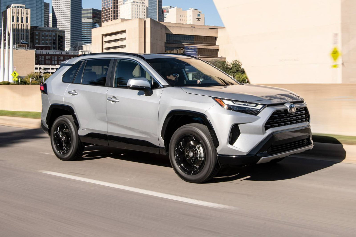 2025 Toyota RAV4 Hybrid Limited 4dr SUV AWD (2.5L 4cyl gas/electric hybrid CVT)