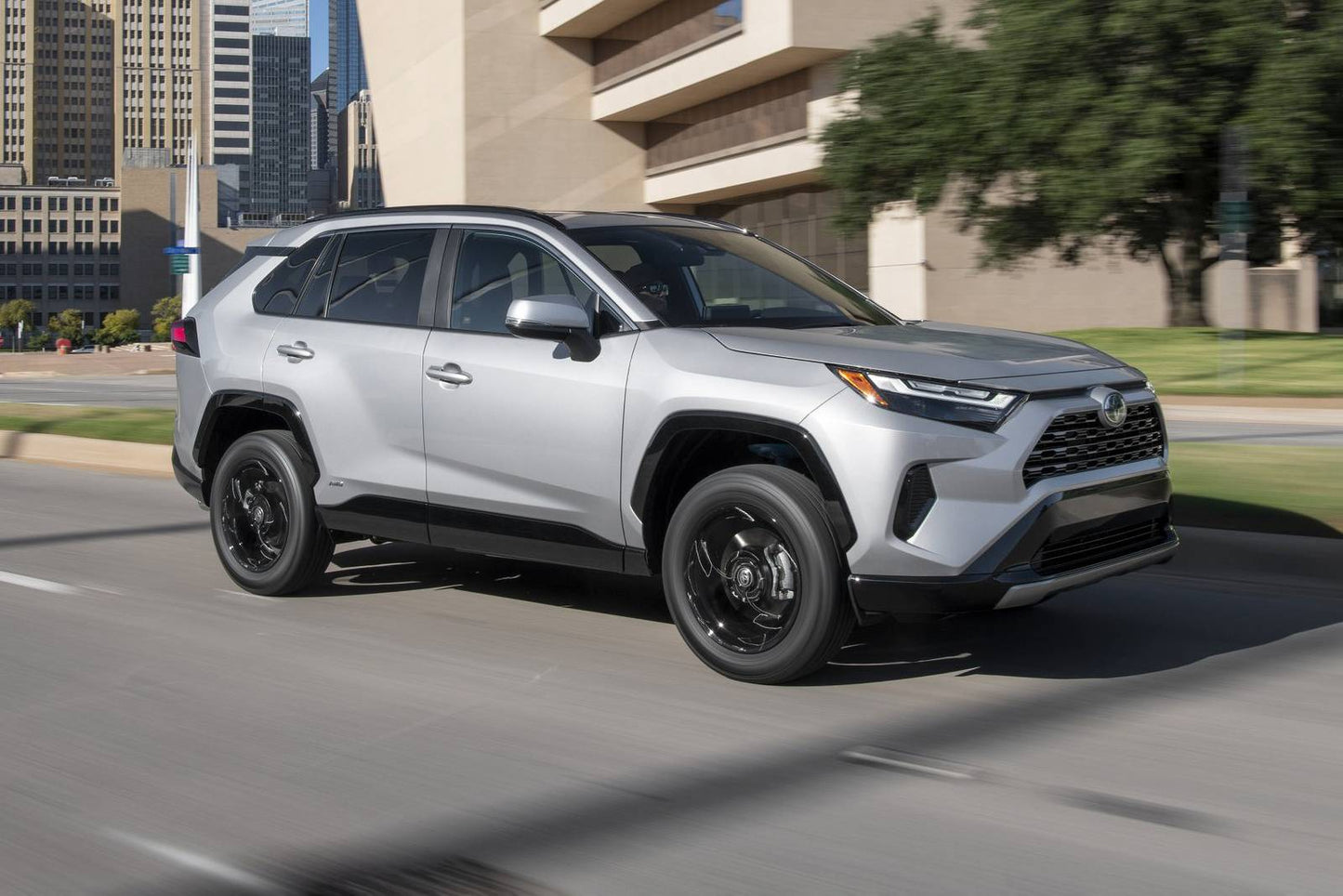2025 Toyota RAV4 Hybrid XLE Premium 4dr SUV AWD (2.5L 4cyl gas/electric hybrid CVT)
