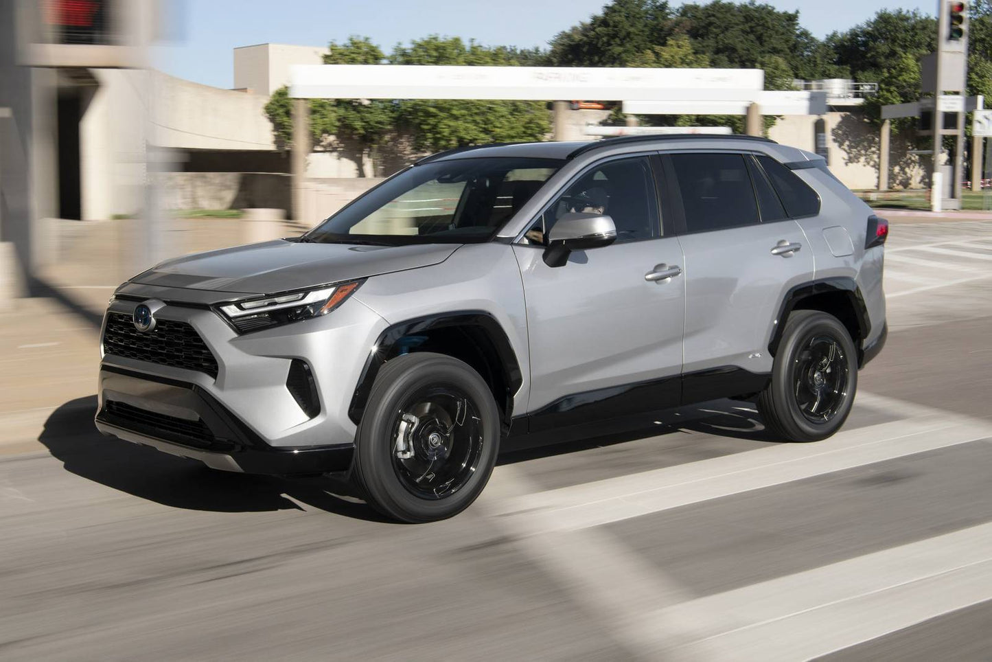 2025 Toyota RAV4 Hybrid XLE Premium 4dr SUV AWD (2.5L 4cyl gas/electric hybrid CVT)