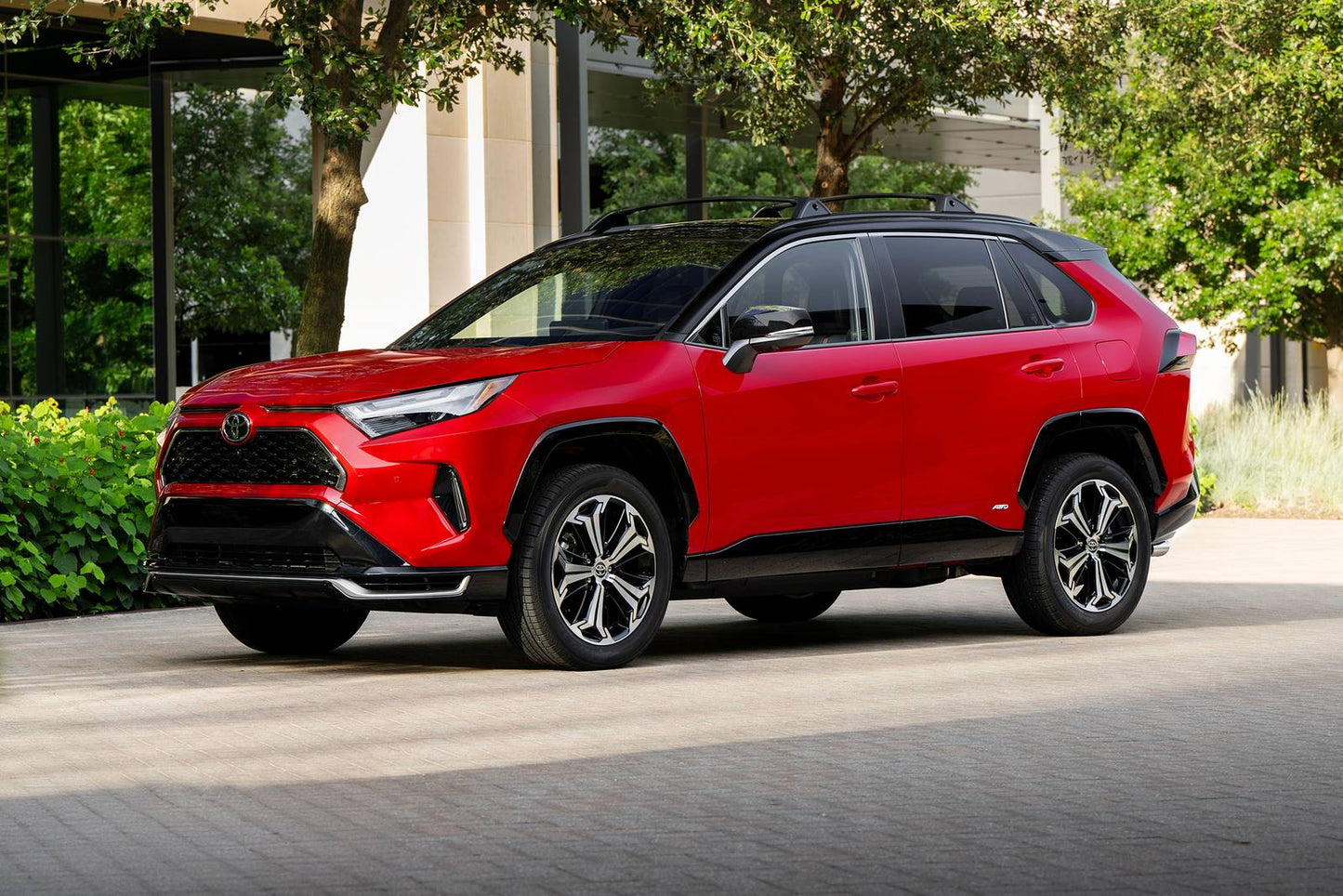 2025 Toyota RAV4 Plug-In Hybrid XSE 4dr SUV AWD (2.5L 4cyl gas/electric plug-in hybrid CVT)