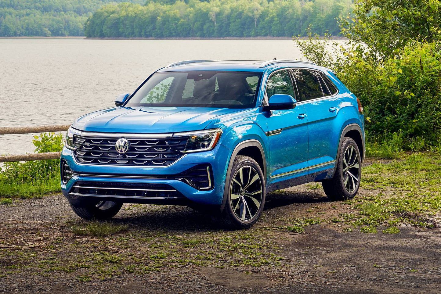 2025 Volkswagen Atlas Cross Sport SE w/Technology 4dr SUV (2.0L 4cyl Turbo 8A)