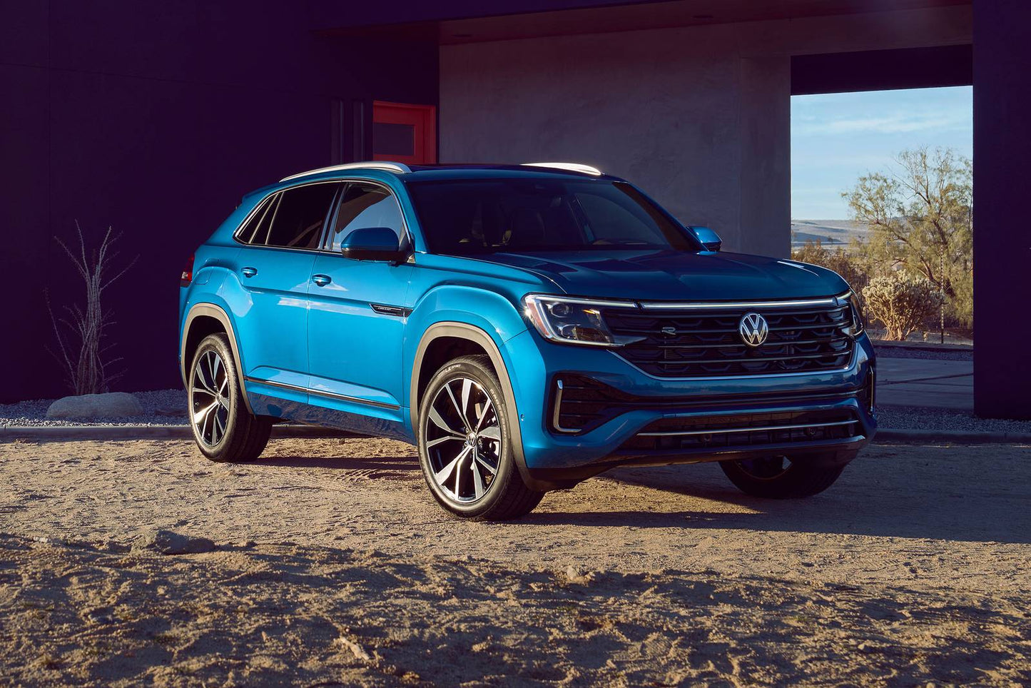 2025 Volkswagen Atlas Cross Sport SE w/Technology 4dr SUV (2.0L 4cyl Turbo 8A)