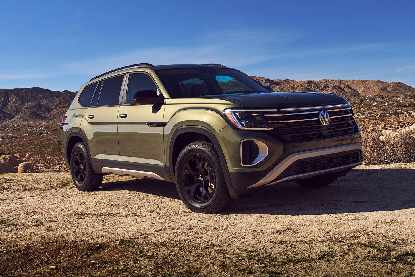 2025 Volkswagen Atlas SE w/Technology 4dr SUV (2.0L 4cyl Turbo 8A)