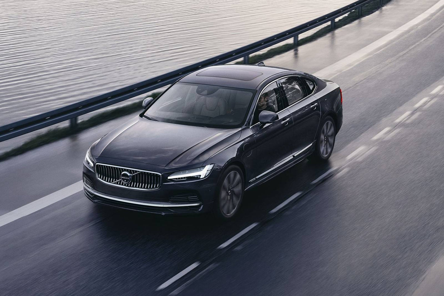 2025 Volvo S90 B6 Ultra 4dr Sedan AWD (2.0L 4cyl Twincharger gas/electric mild hybrid 8A)