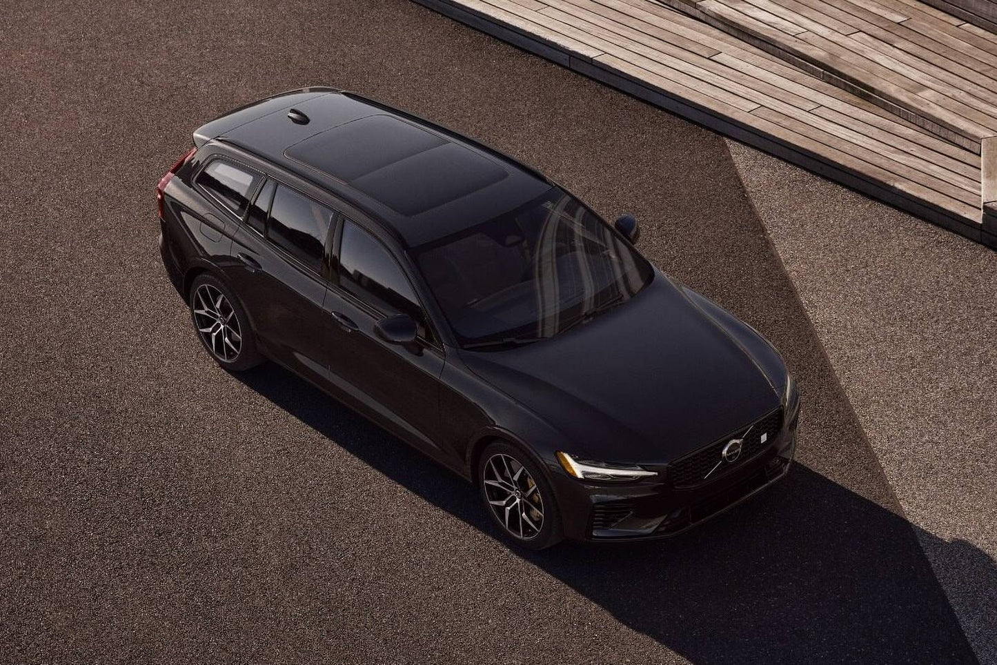 2025 Volvo V60 T8 Polestar Engineered 4dr Wagon AWD (2.0L 4cyl Turbo gas/electric plug-in hybrid 8A)
