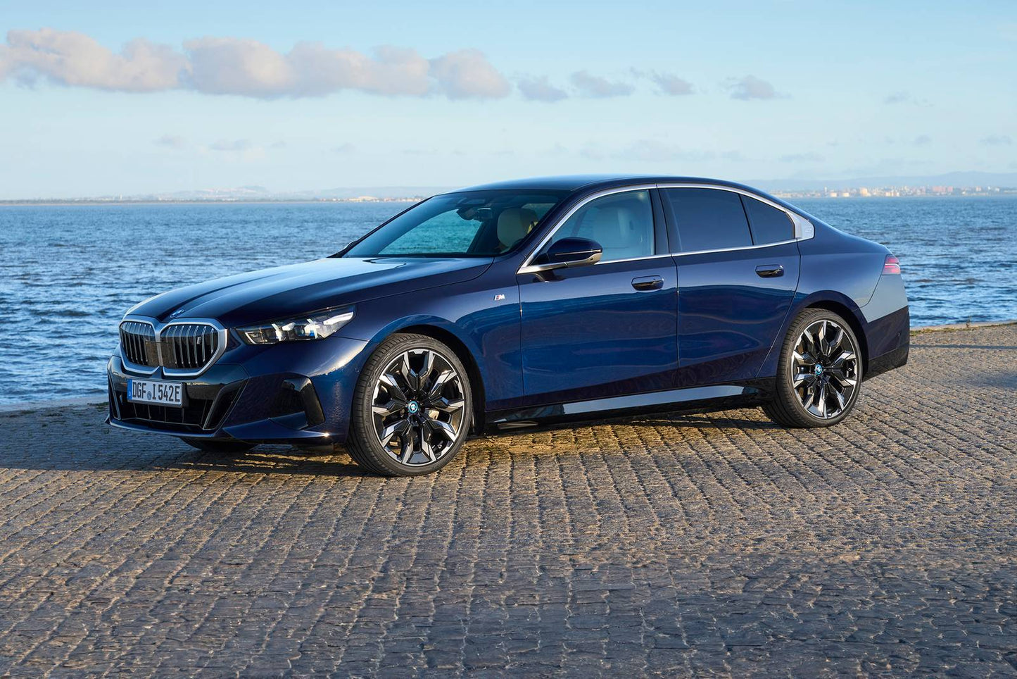 2026 BMW i5 xDrive40 4dr Sedan AWD (electric DD)